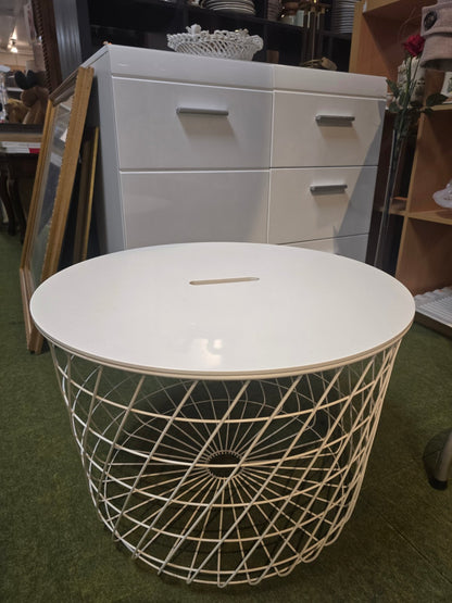 Couchtisch Drahtkorb rund weiß Metall Holzplatte abnehmbar Skandinavisch modern