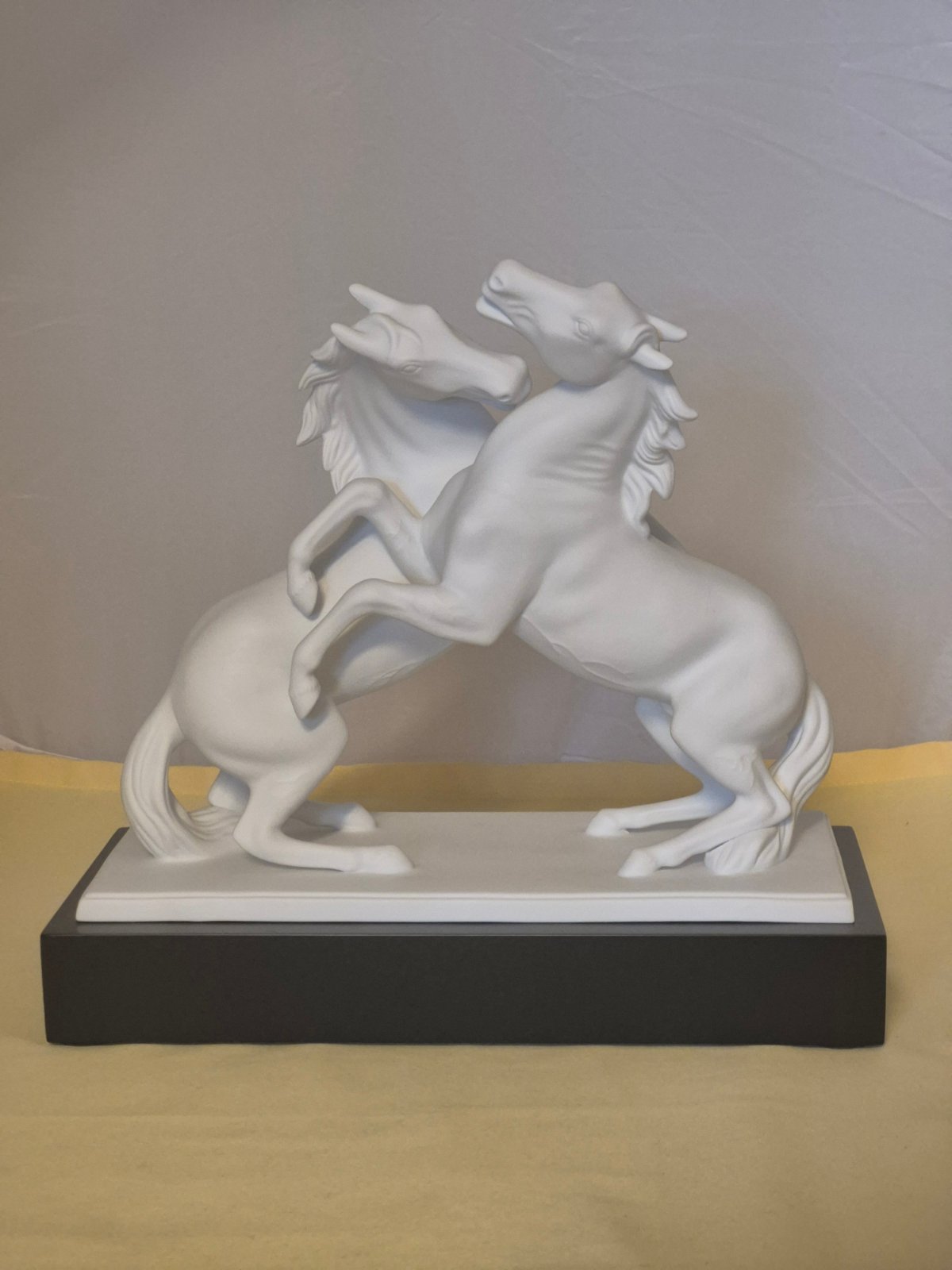 Goebel Studio 8 Porzellan Skulptur zwei Pferde Kunstobjekt