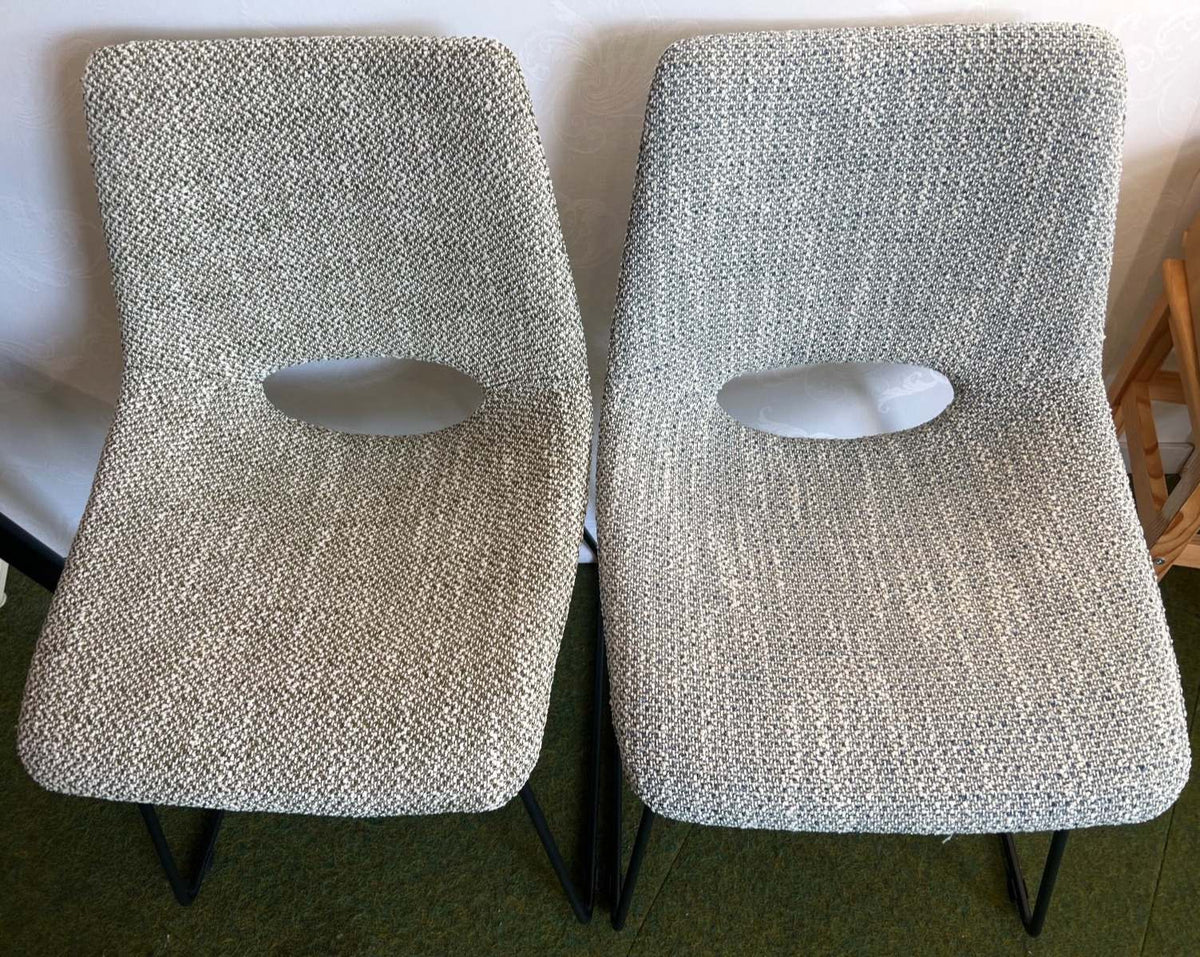Akazienholz-Esstisch "Mallorca" + 4 Bouclé-Stühle "Mora" neuwertig TOP