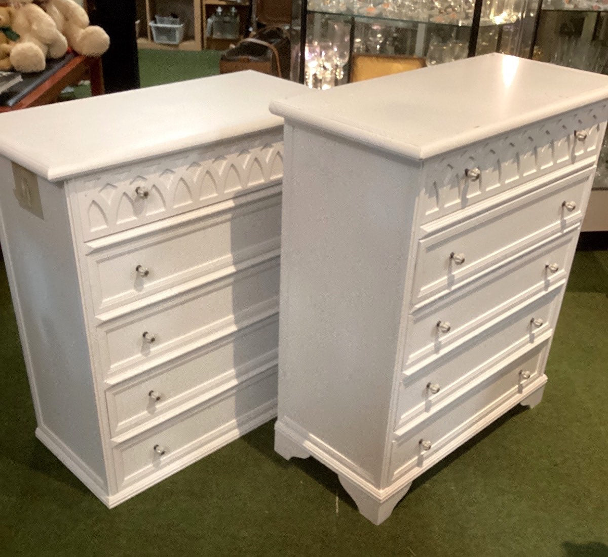 2 Weiße Kommoden, 10 Schubladen Schnitzdekor Landhaus Shabby Chic Schlafzimmer