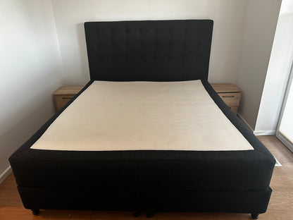 Boxspringbett Doppelbett 180 cm Stoff Kopfteil geknöpft mit Topper modern