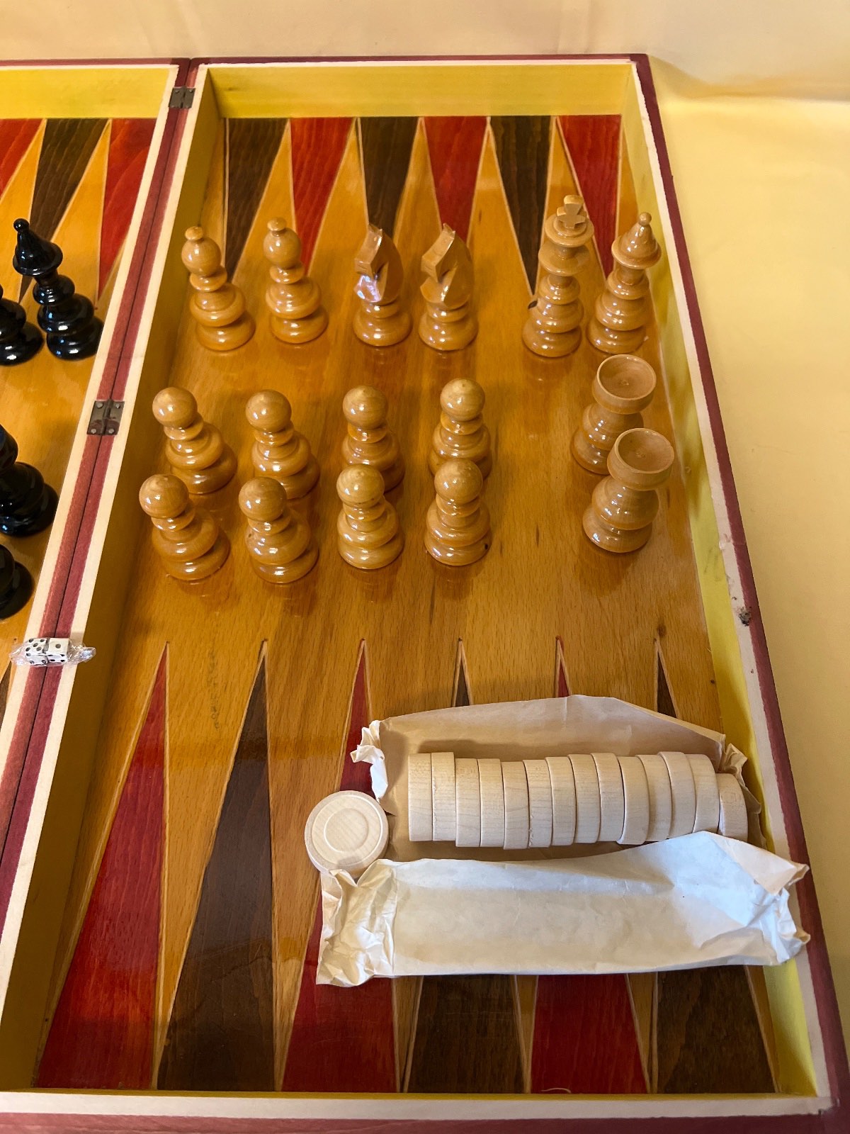 Schach - Backgammon - Dame - 3in1 -  Holz, klappbar, aufwendige Gravuren