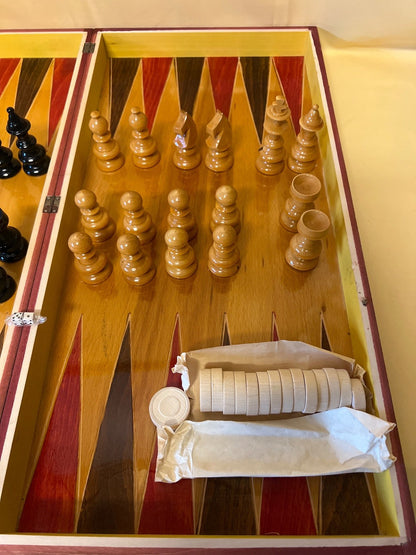 Schach - Backgammon - Dame - 3in1 -  Holz, klappbar, aufwendige Gravuren