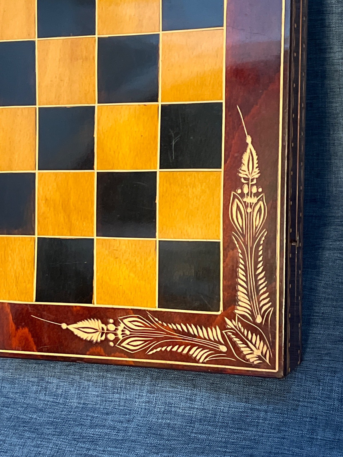 Schach - Backgammon - Dame - 3in1 -  Holz, klappbar, aufwendige Gravuren