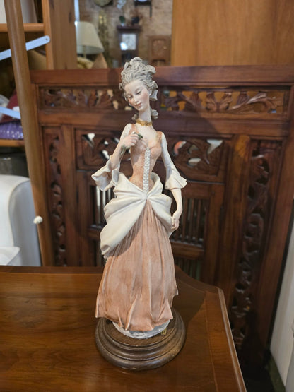Guiseppe Armani Sammelstück Elegante Figur Rokoko Dame Vintage Dekor