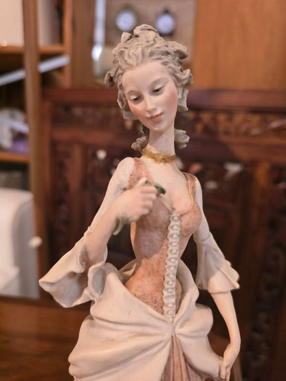 Guiseppe Armani Sammelstück Elegante Figur Rokoko Dame Vintage Dekor
