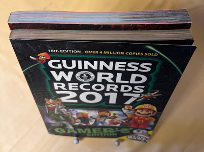 Guinness World Records Gamer's Edition 2010 & 2017, 2 englischsprachige Bücher