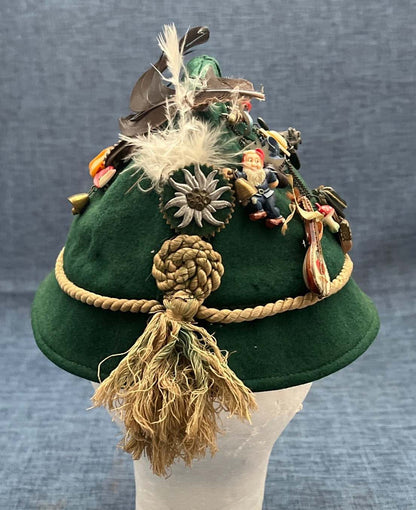 Trachtenhut, Filzhut, Sepplhut, Federschmuck & diverse Abzeichen