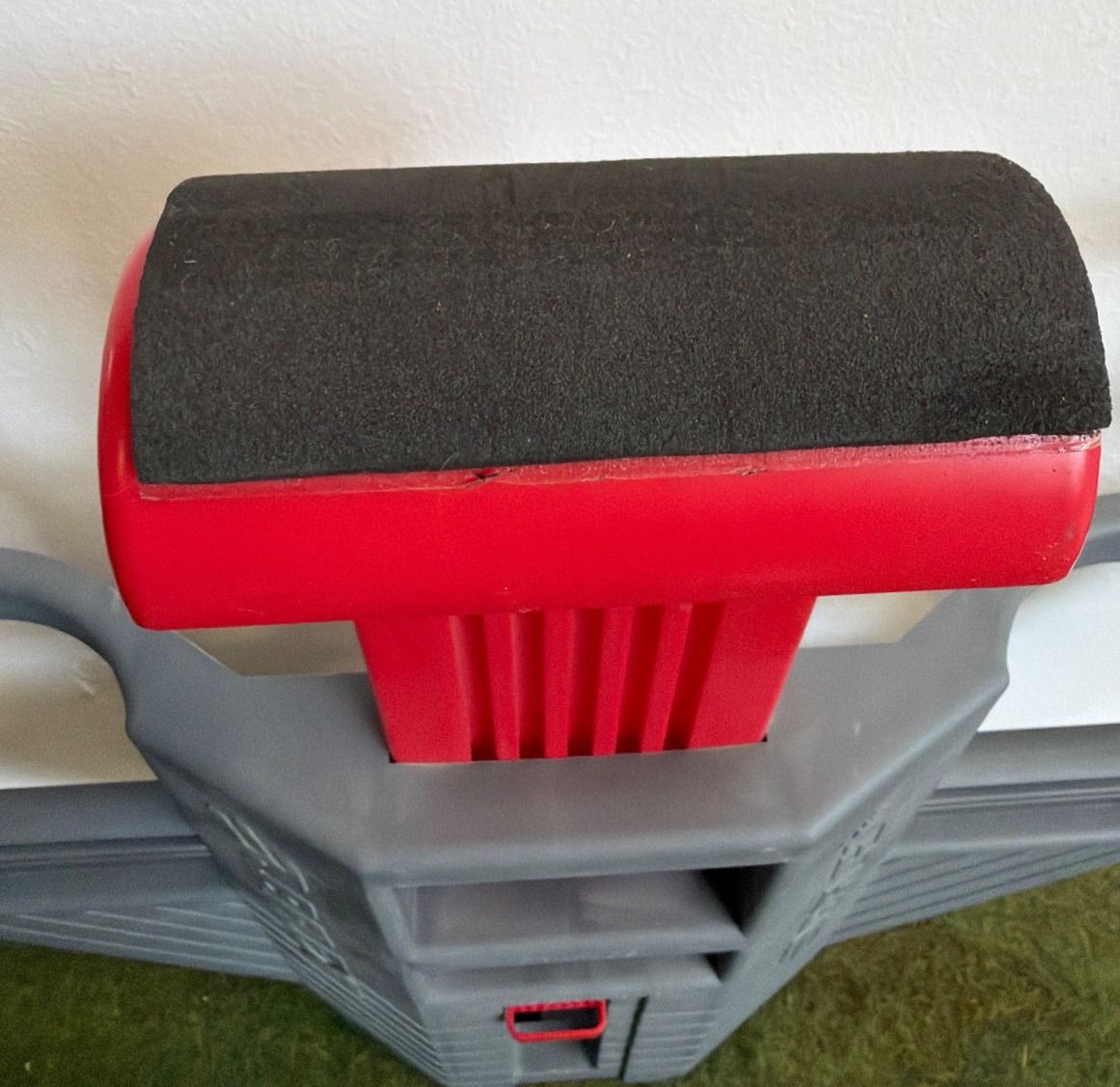 Abflex Bauchtrainer Heimtrainer Variable Resistance Isometric gebraucht grau rot