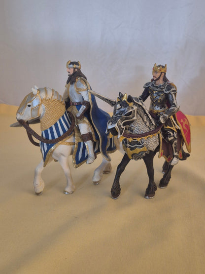 Schleich Figuren - zwei Könige zu Pferd - Greifenkönig und Drachenritter