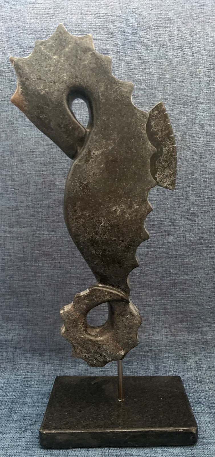Steinplastik, Seepferdchen Skulptur, Bildhauer Sacha Braustein, ca. 2002