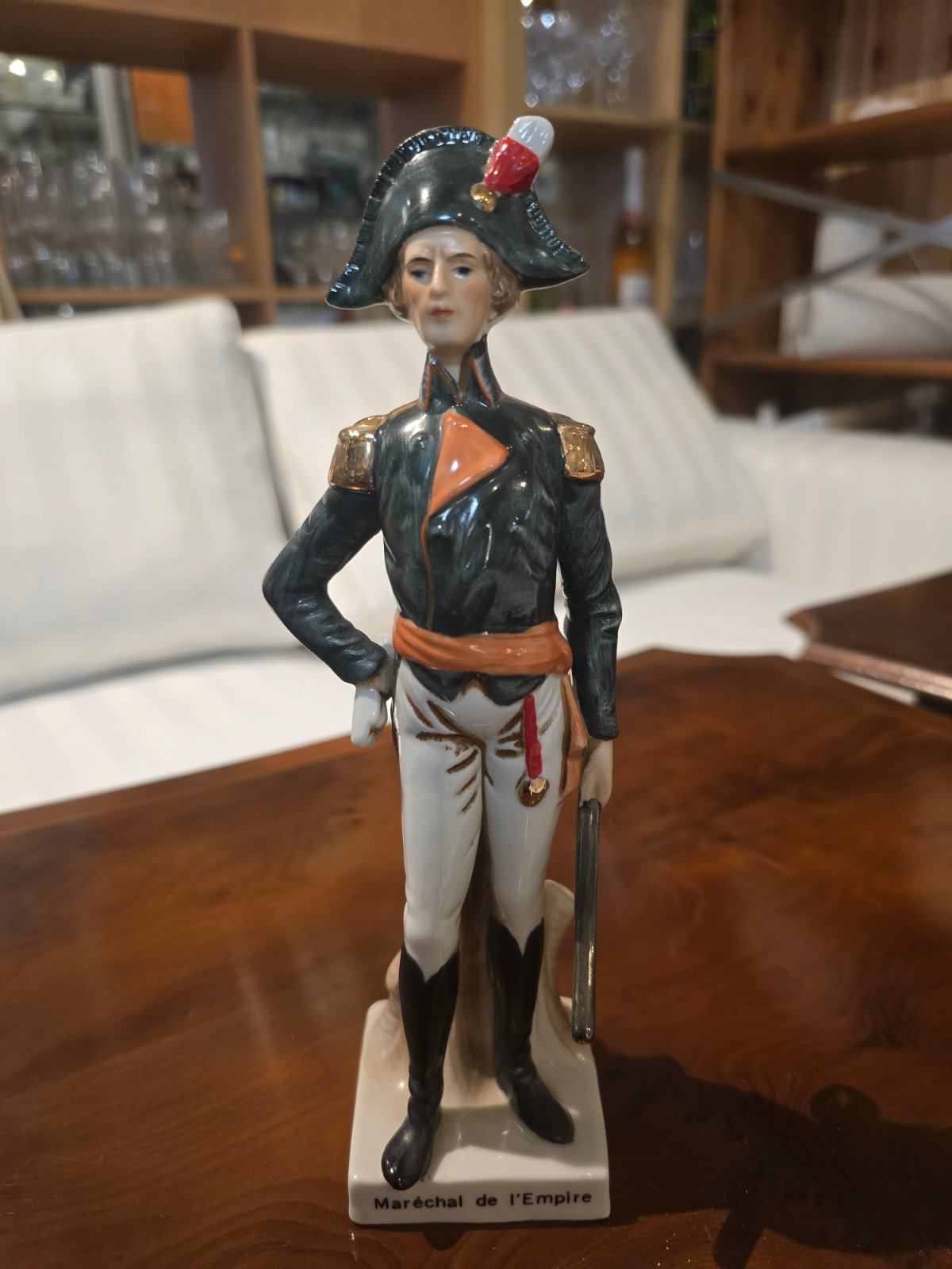 Porzellanfigur Maréchal de l'Empire Napoleon Uniform Biedermeier