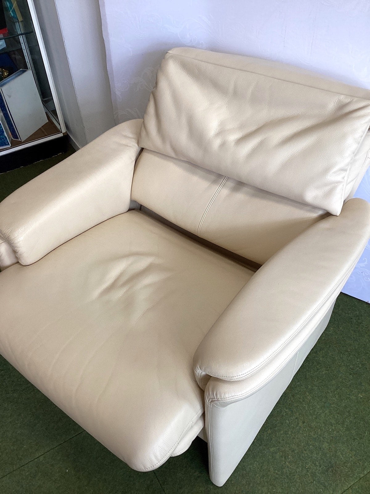 Leder Sessel Creme Beige Wohnzimmer Lounge Chair gepolstert vintage