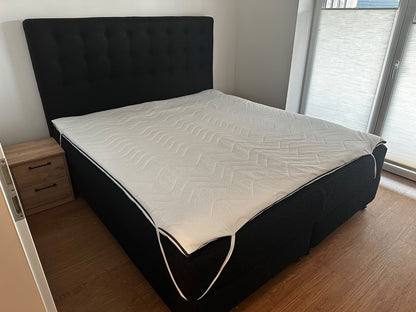 Boxspringbett Doppelbett 180 cm Stoff Kopfteil geknöpft mit Topper modern