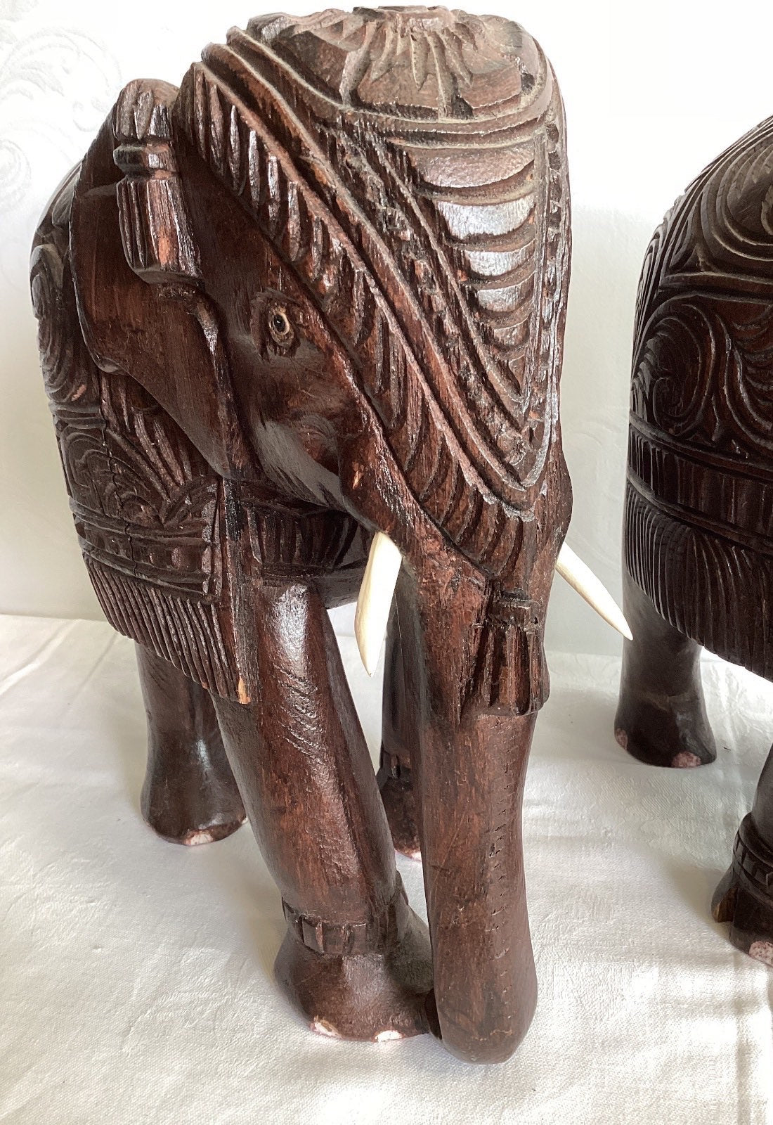 2x Holzelefant Figur handgeschnitzt Skulptur Asien Vintage Deko Paar Höhe 26 cm
