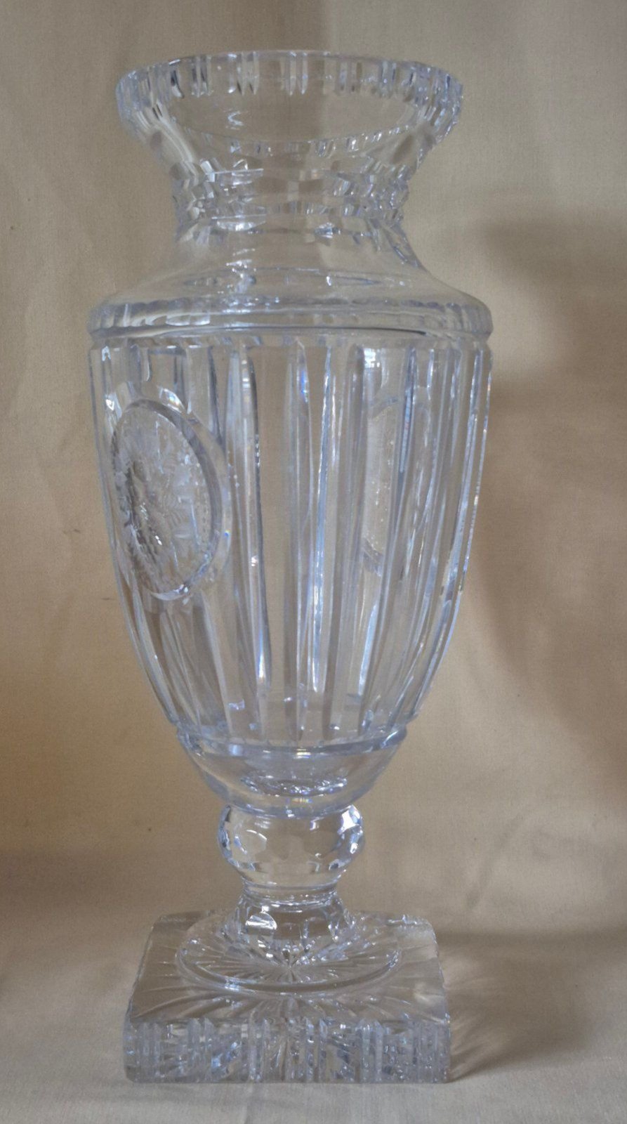 Edle Kristallglas Pokalvase Schliffdekor Blumen Medaillon Urnenvase um 1920