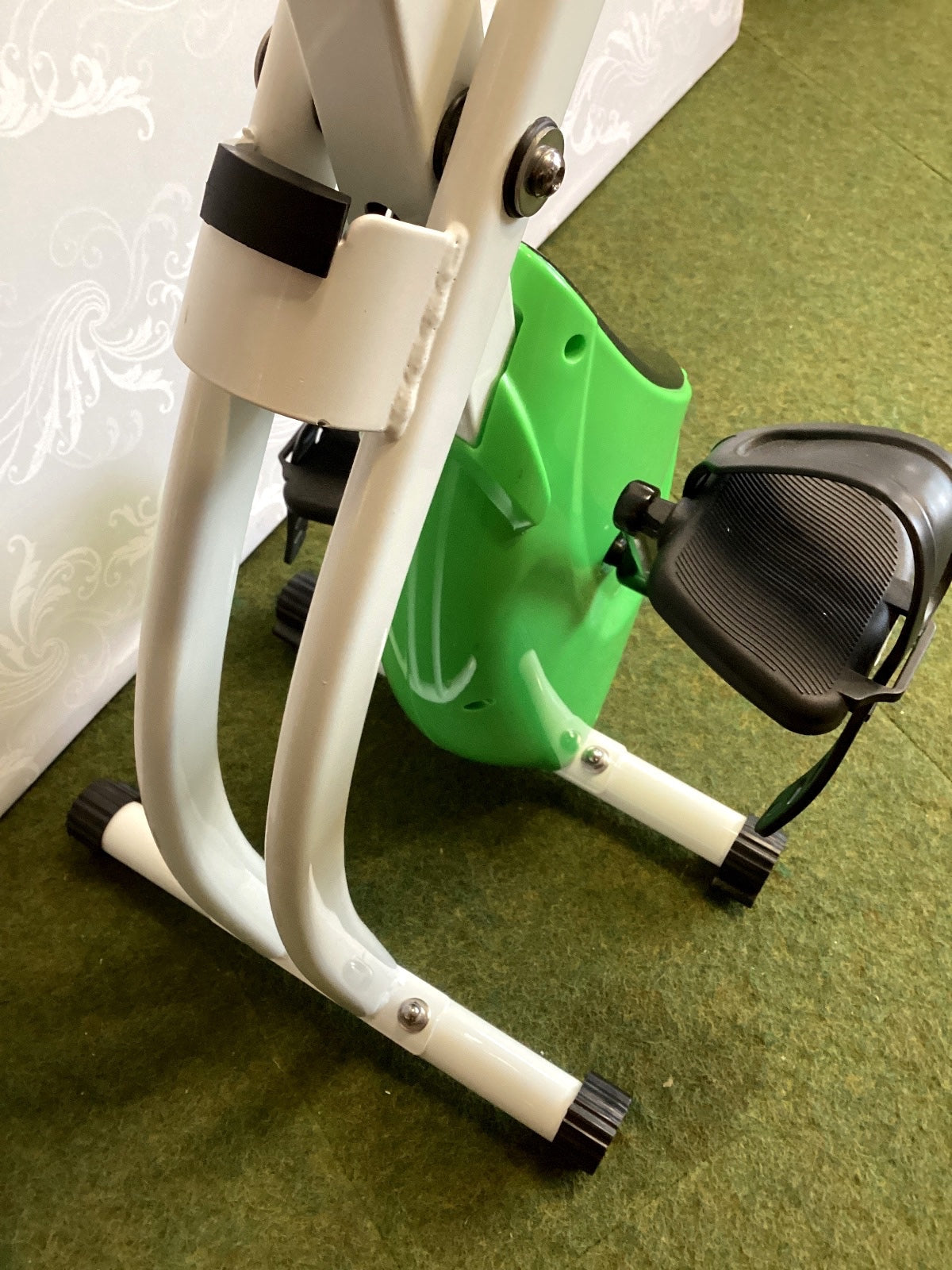Faltbares Heimtrainer X-Bike Fitnessbike klappbar LCD-Display grün weiß