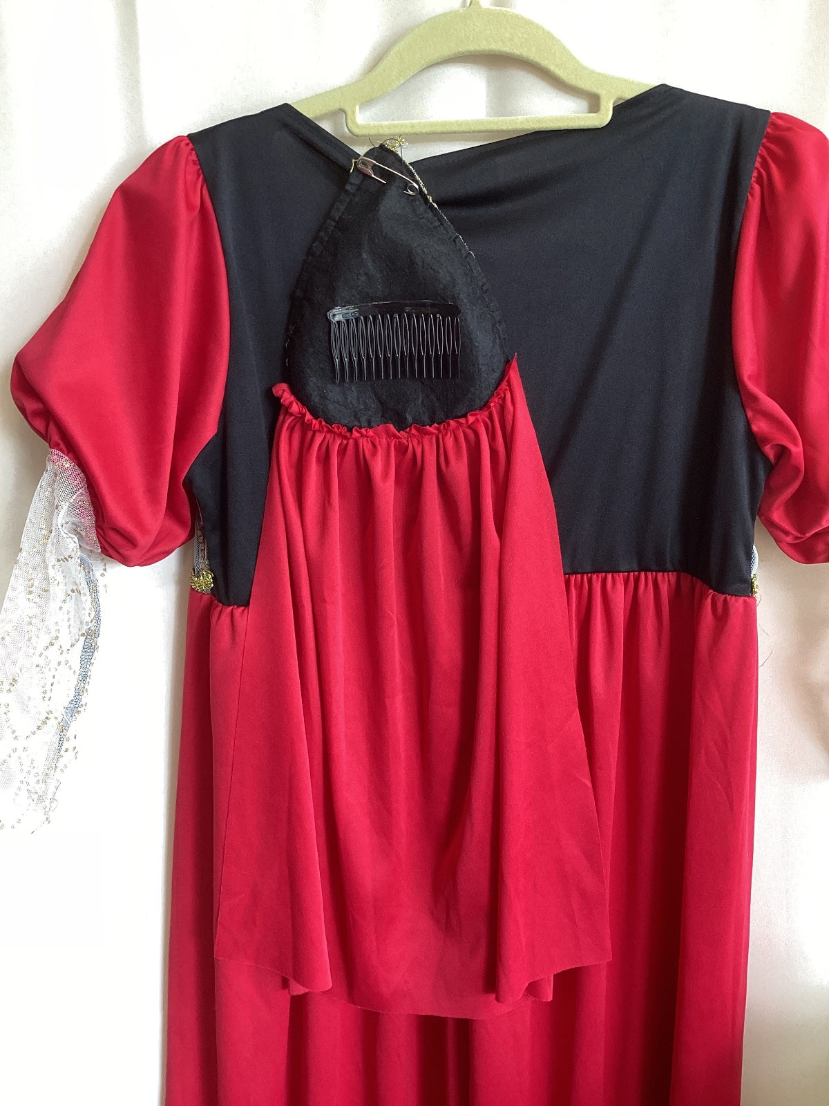 Damenkostüm Mittelalter Regency Kleid rot schwarz gold Spitze Empire Karneval