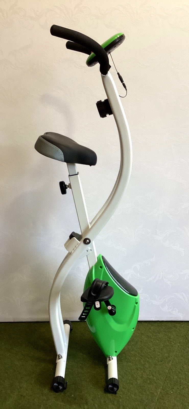 Faltbares Heimtrainer X-Bike Fitnessbike klappbar LCD-Display grün weiß