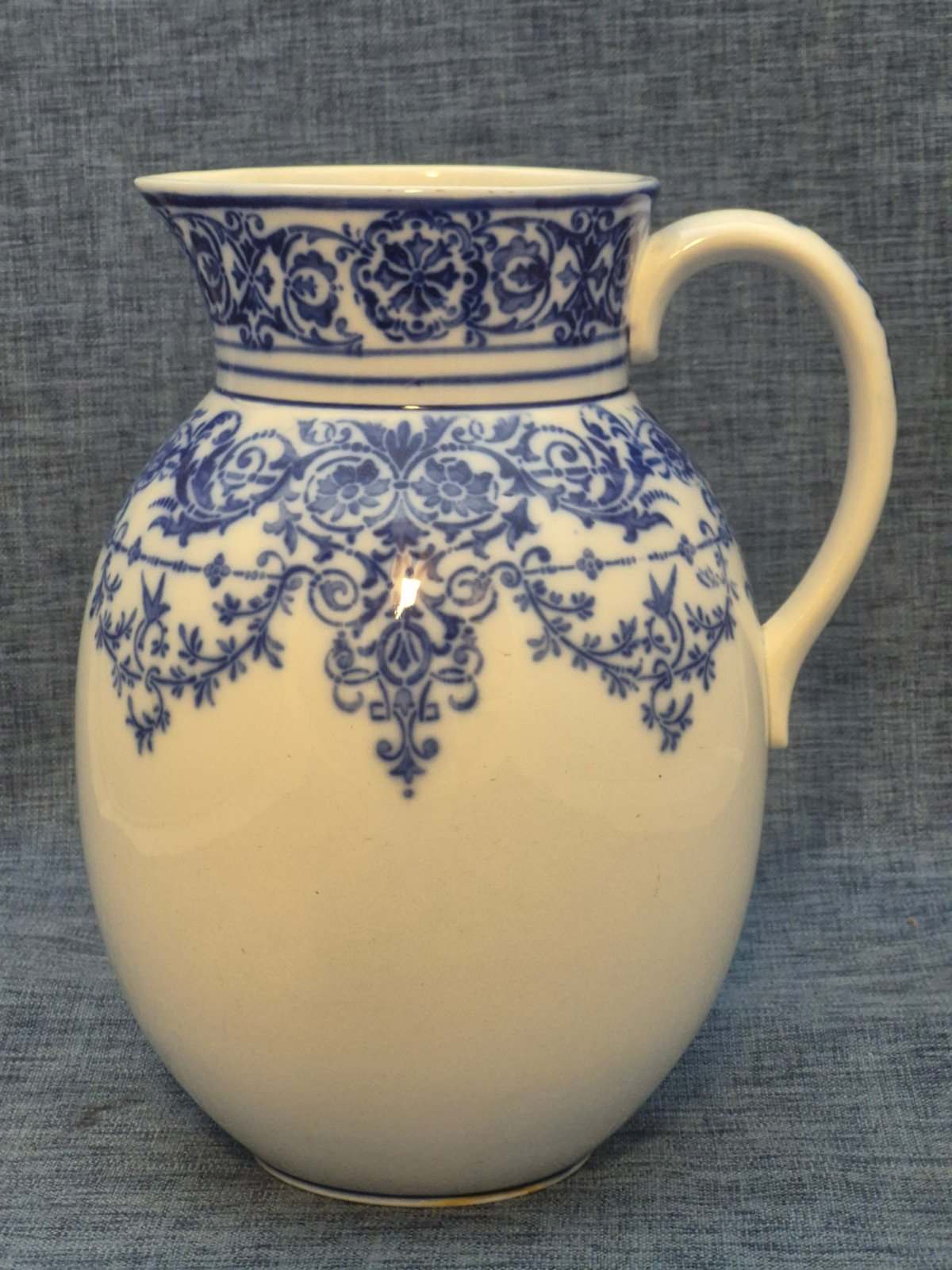 Villeroy & Boch Antiker Keramik Krug Blau-Weiß Floral Jugendstil Wasserkrug