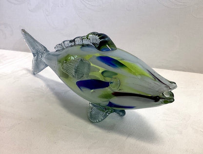 Glasskulptur Fisch mundgeblasen Murano-Stil Sommerso blau grün Deko