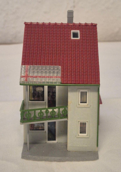 Faller Modellhaus Reihenhaus mit Laden H0 Modelleisenbahn fertig gebaut