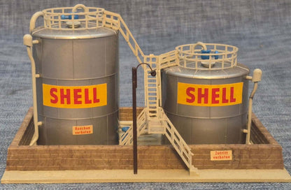 Kikri Shell Tanklager 2 Öltanks Modellbahn Gebäude  Spur H0 Vintage