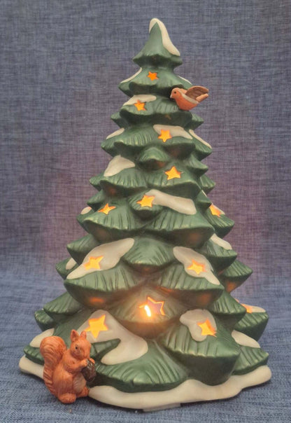 Goebel Weihnacht Verschneiter Lichterbaum Keramik Teelichthalter Eichhörnchen