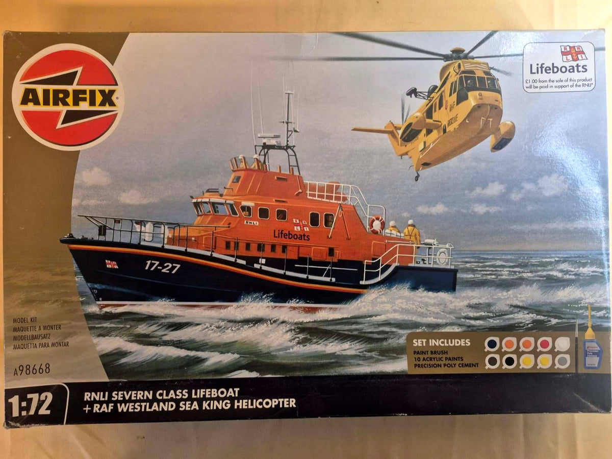 Airfix A98668 RNLI Severn Class Lifeboat + Sea King Helicopter 1:72 Modellbausat