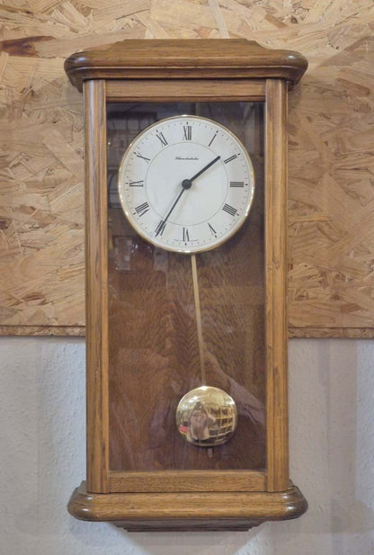 Schmeckenbecher Regulateur Wanduhr Pendel Holz Glasfront Quarzwerk