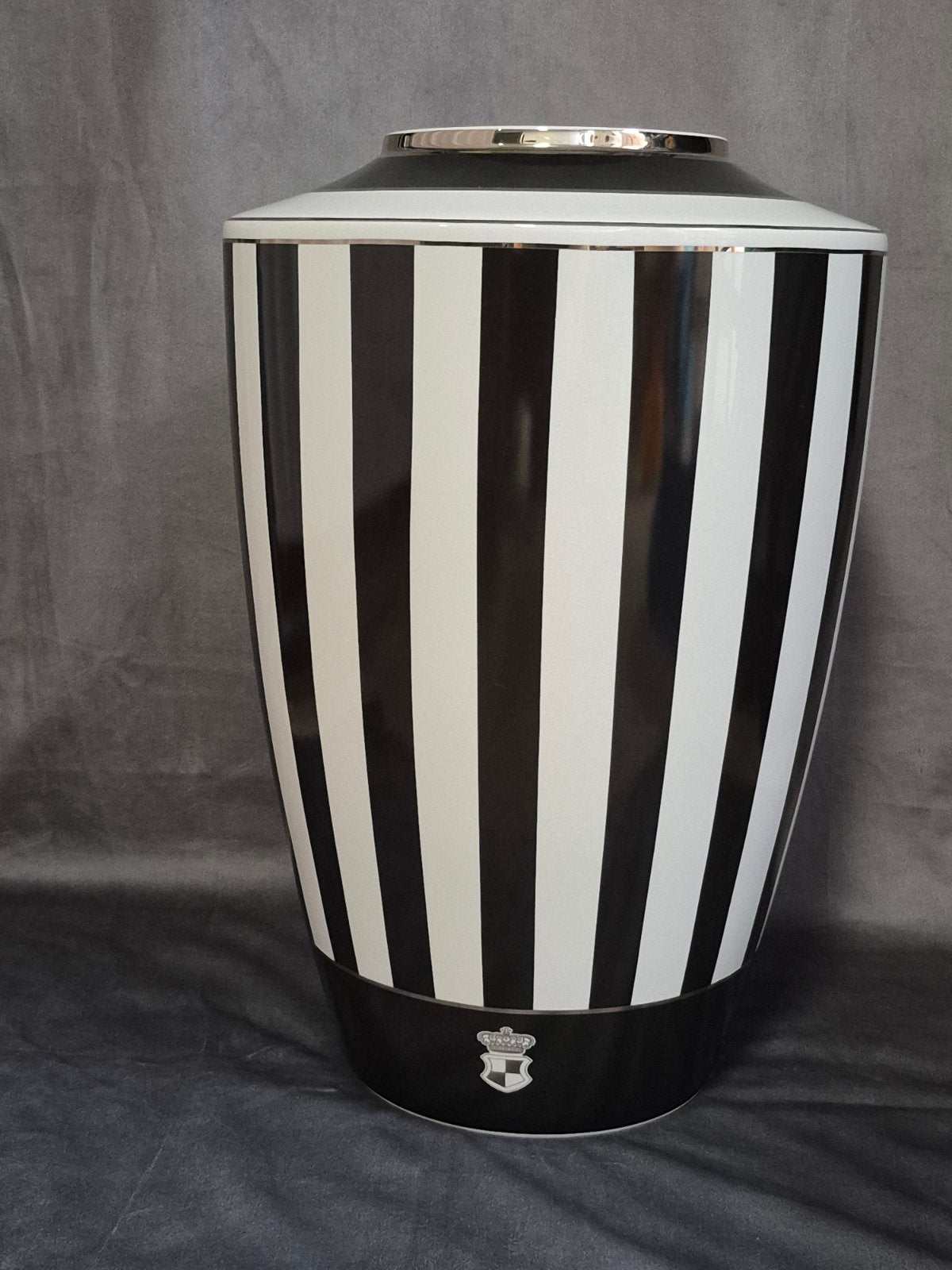Goebel Vase Maja Synke Prinzessin von Hohenzollern Streifen LTD.ED. 137/999