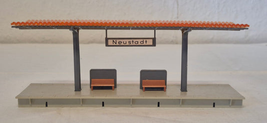 Modellbahn Bahnsteig Neustadt H0 Überdachung Wartebänke Bausatz Kunststoff