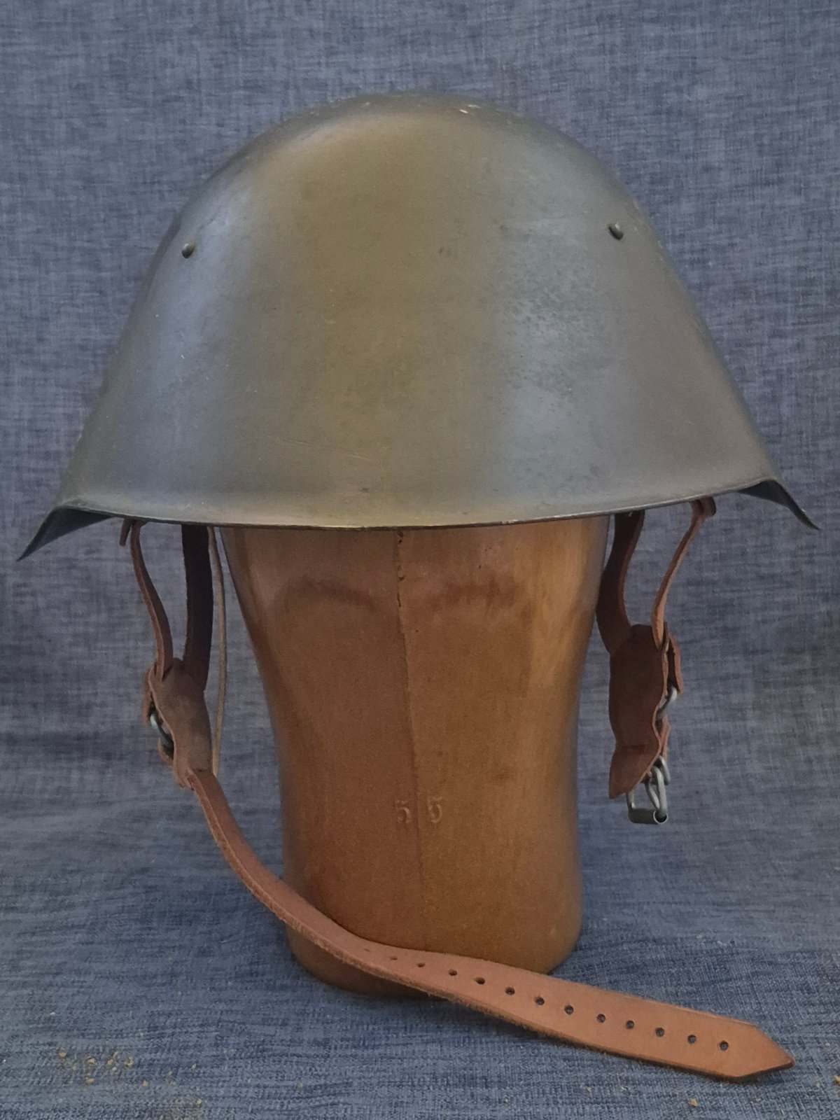 Alter Militär Stahlhelm Vintage Army Helmet Leder Innenausstattung Kinnriemen