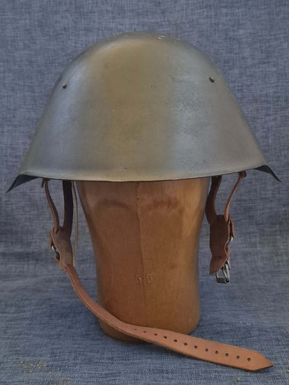 Alter Militär Stahlhelm Vintage Army Helmet Leder Innenausstattung Kinnriemen