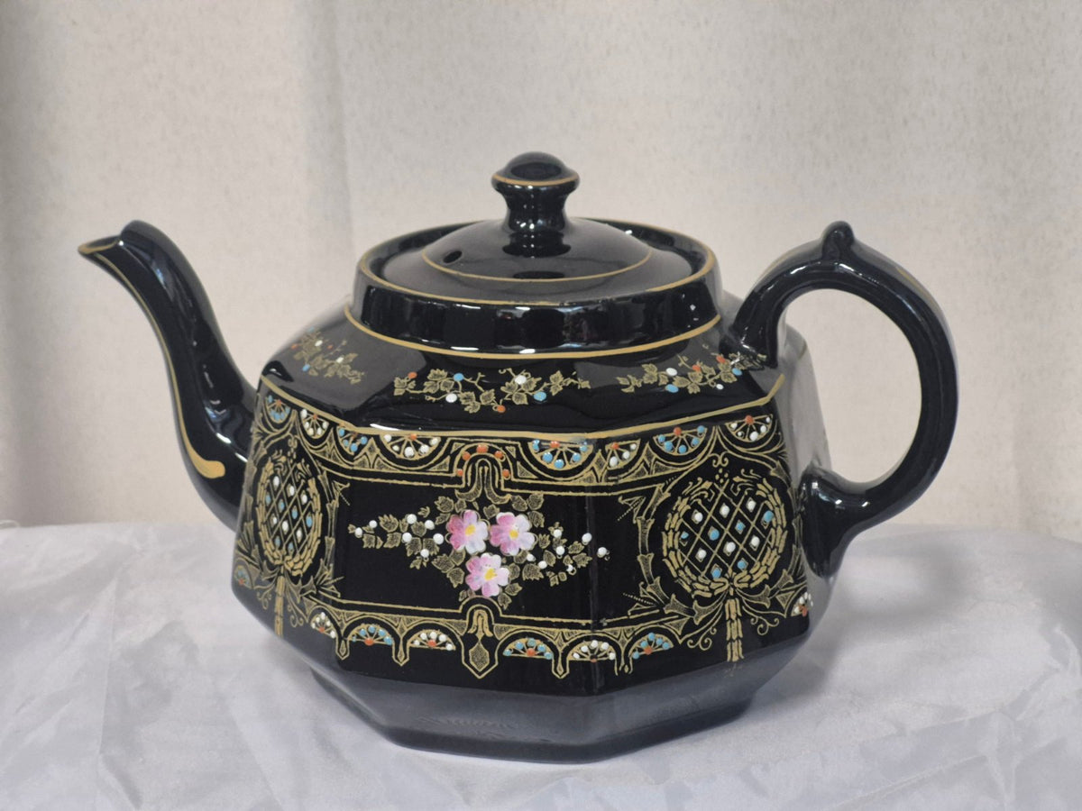 Albany & Harvey Burslem Teekanne Lucerne schwarz gold Blumen England alt