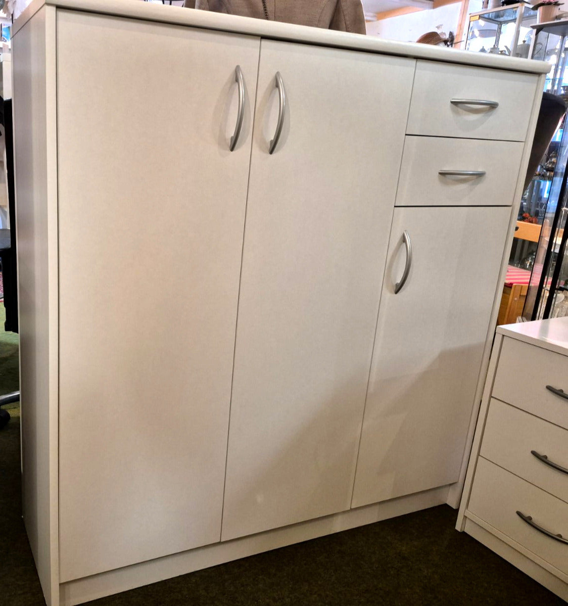 Weißer Mehrzweckschrank 3 Türen 2 Schubladen Hochglanz Sideboard Küchenschrank