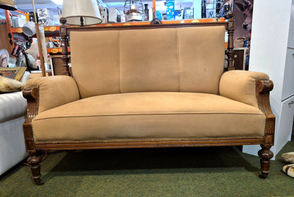 Antikes Gründerzeit Sofa Zweisitzer Nussbaum gedrechselt Nieten Beige ca.1880