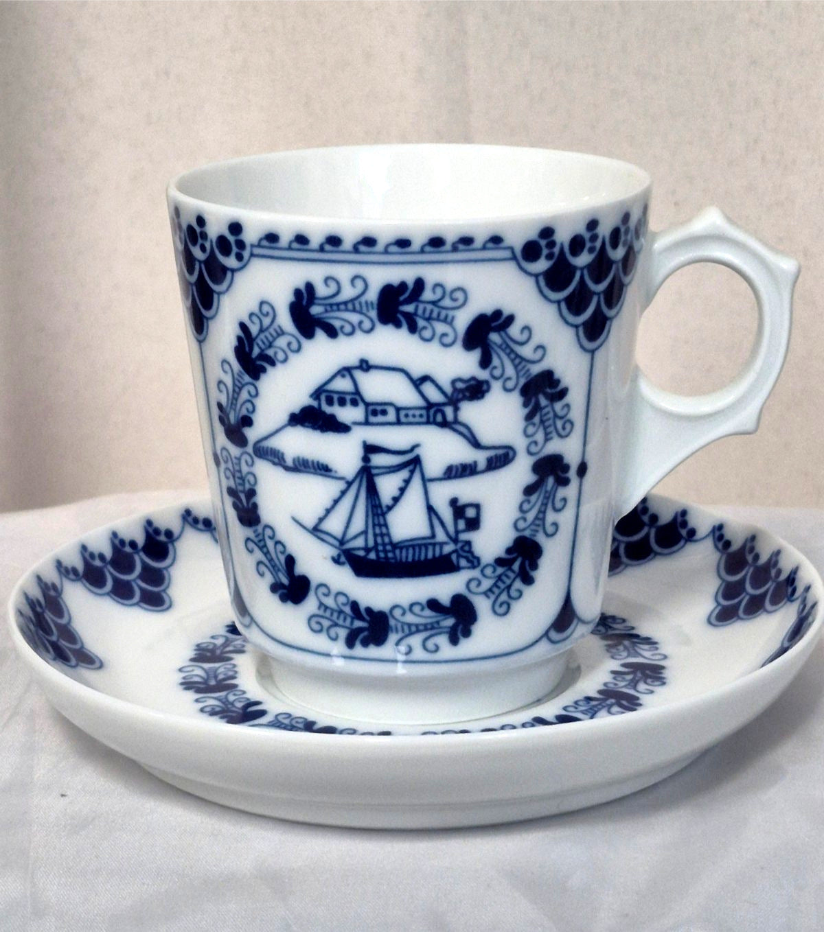 Hutschenreuther Pharisäer Kaffeebecher Set 4tlg Porzellan Blau Weiß Germany