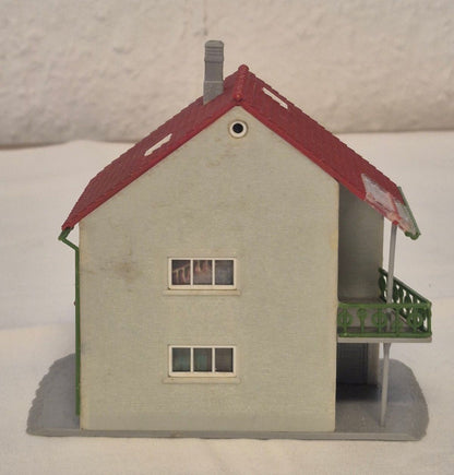 Faller Modellhaus Reihenhaus mit Laden H0 Modelleisenbahn fertig gebaut