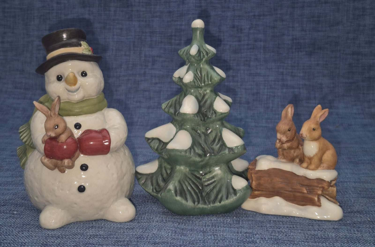 Goebel Porzellan Weihnacht  Figurenset Schneemann Tannenbaum Hasen 3-tlg