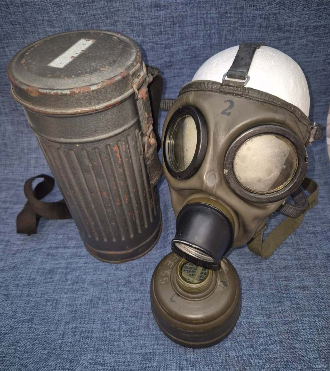 Dräger Gasmaske Militär mit Filter & Metallbüchse Sammler Militaria WWII Stil