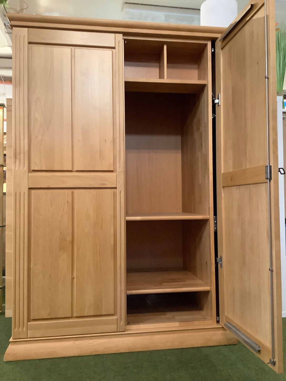 TV-/HiFi-Schrank - Massivholz+Furnier - 120x 174 x 70 cm - 2türig