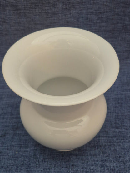 KPM Porzellan - Vase "Fidibus" - ca14,5 cm hoch - weiß - 1. Wahl - K.F. Schinkel