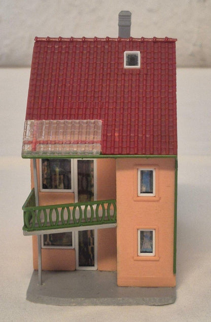 Faller Modellhaus Reihenhaus H0 Spur Garten Balkon Rosen Modelleisenbahn