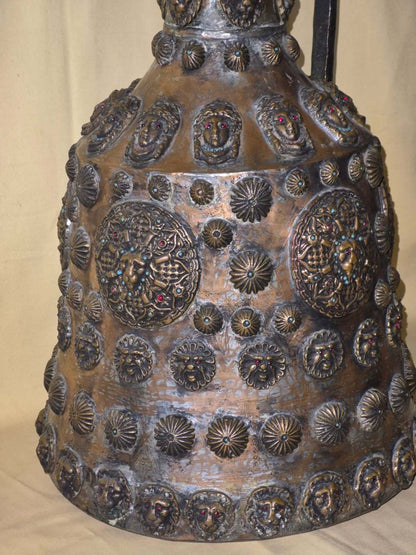 Alte Orientalische Kupferkanne Ewer mit Deckel Reliefdekor Steine Löwen Deko