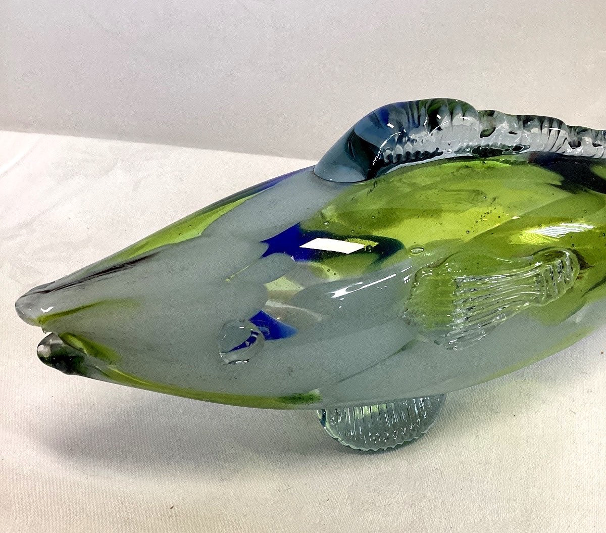 Glasskulptur Fisch mundgeblasen Murano-Stil Sommerso blau grün Deko