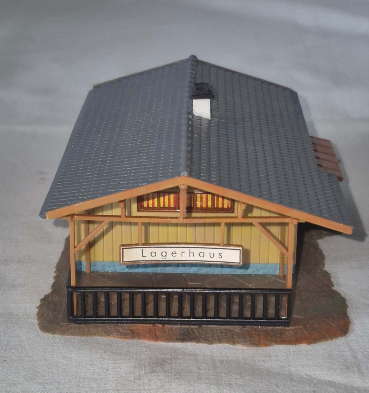 Faller B152 Modellbahn  Lagerschuppen Lagerhaus fertig bemalt H0 Vintage