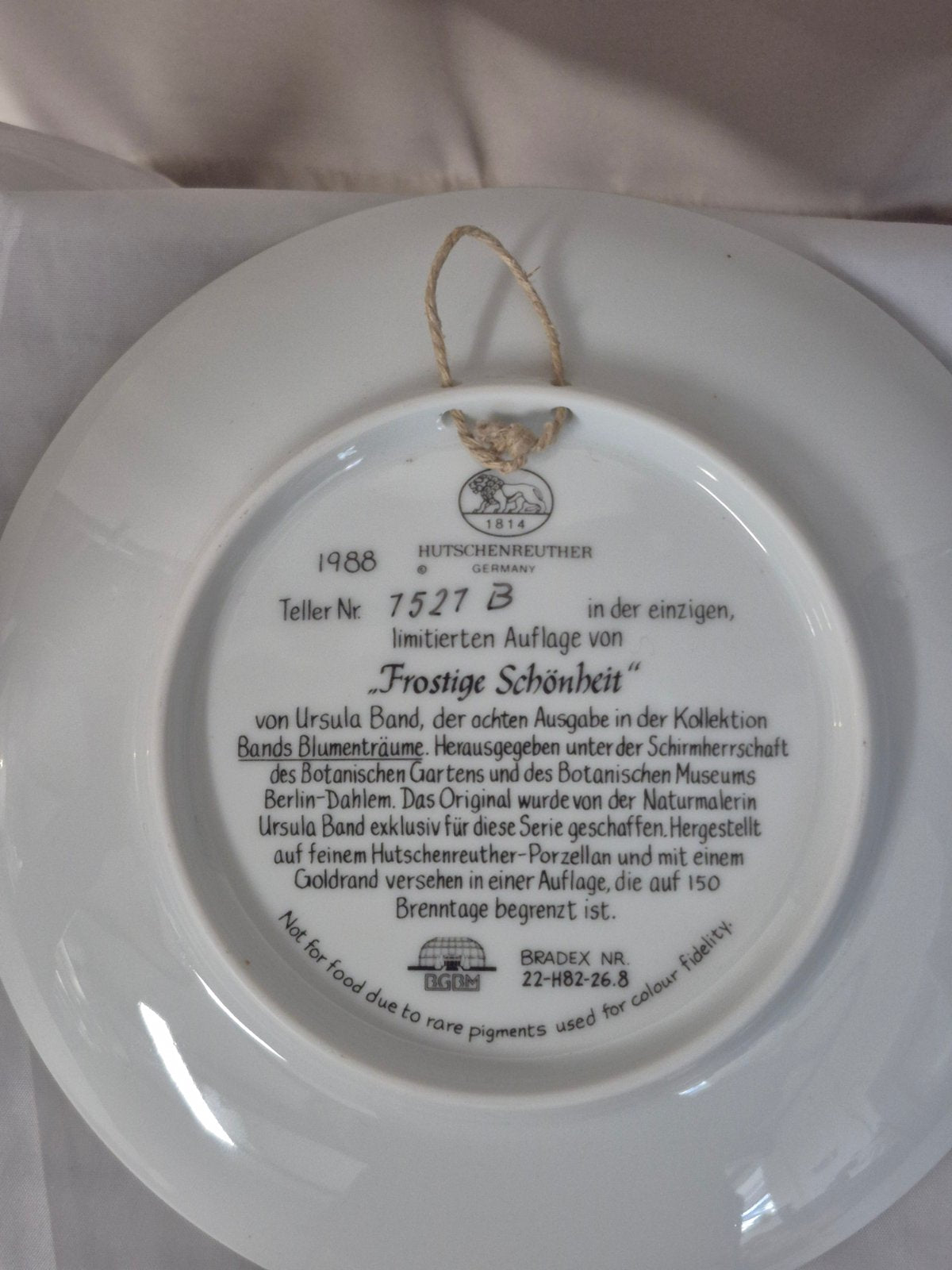Hutschenreuther Sammlerteller Frostige Schönheit Ursula Band 1988 Goldrand