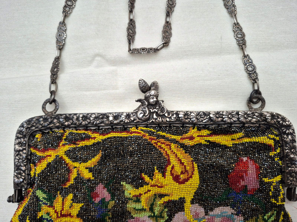 Glasperlenstickerei Abendtasche 800 Silber Rahmen Engel Blumen Jugendstil 1900