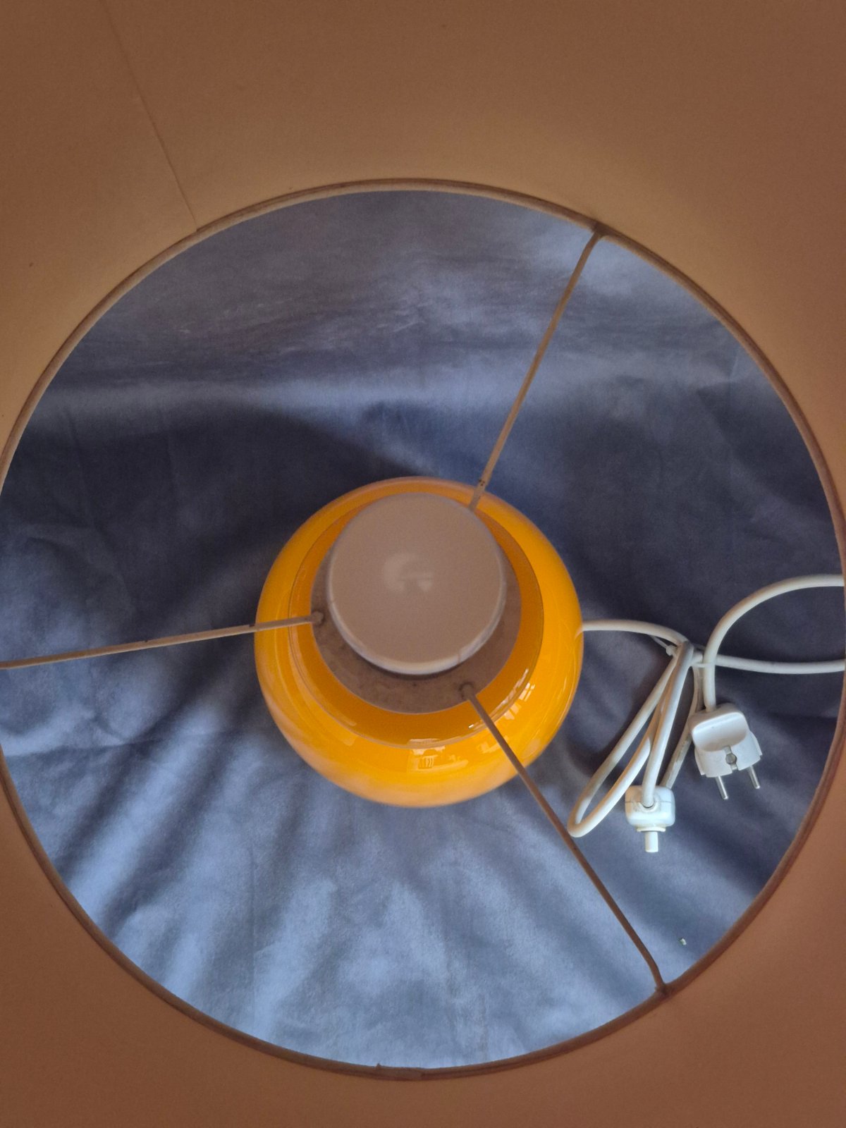 Bodenlampe - Staceage - oranger Glasfuß - beiger Schirm - 1970er Jahre